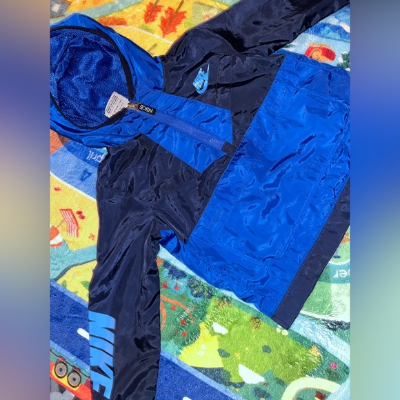 Nike pull over Sportswear Windrunner - Picture 2 of 2